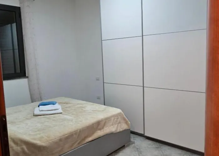 アパート Bee House