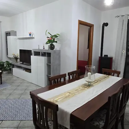 Apartment Bee House *